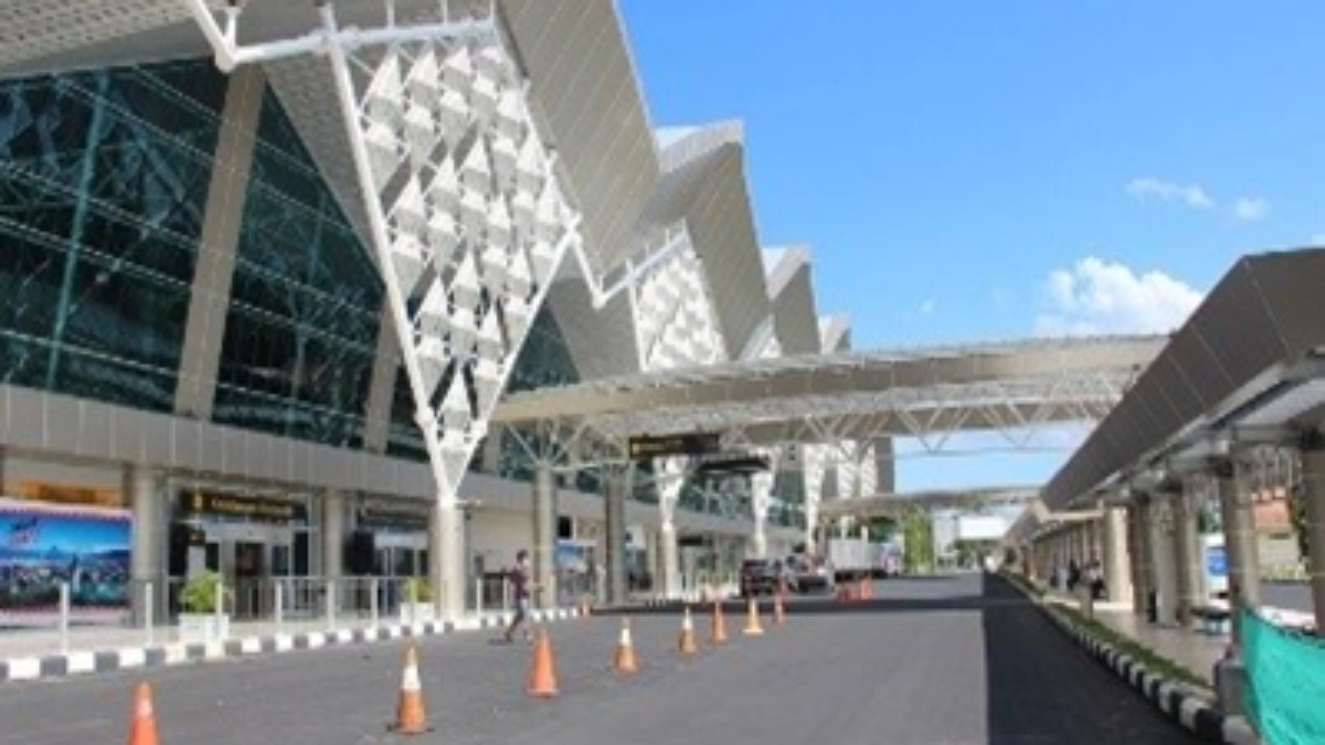 Bandara Sam Ratulangi, Manado
